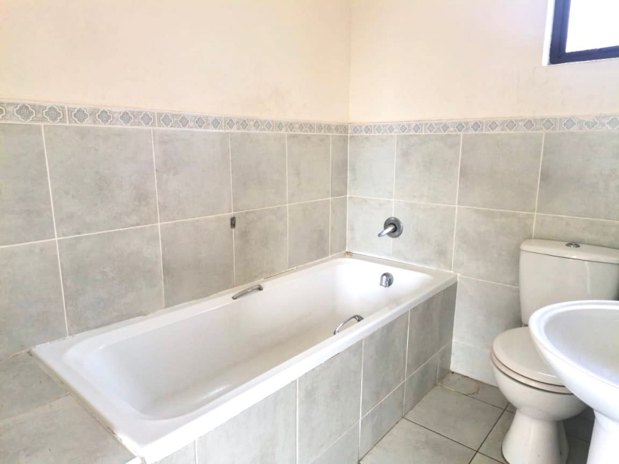 2 Bedroom Property for Sale in Cove Rock Eastern Cape